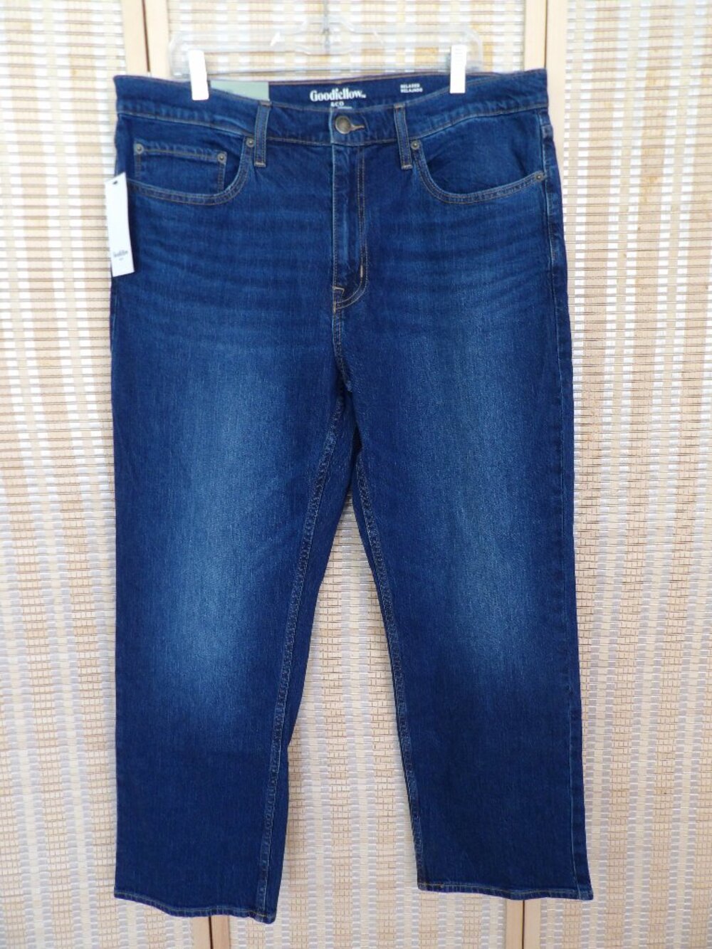 NWT Men's Goodfellow 36x30 Total Flex Relaxed Fit Straight Leg Blue Denim Jeans